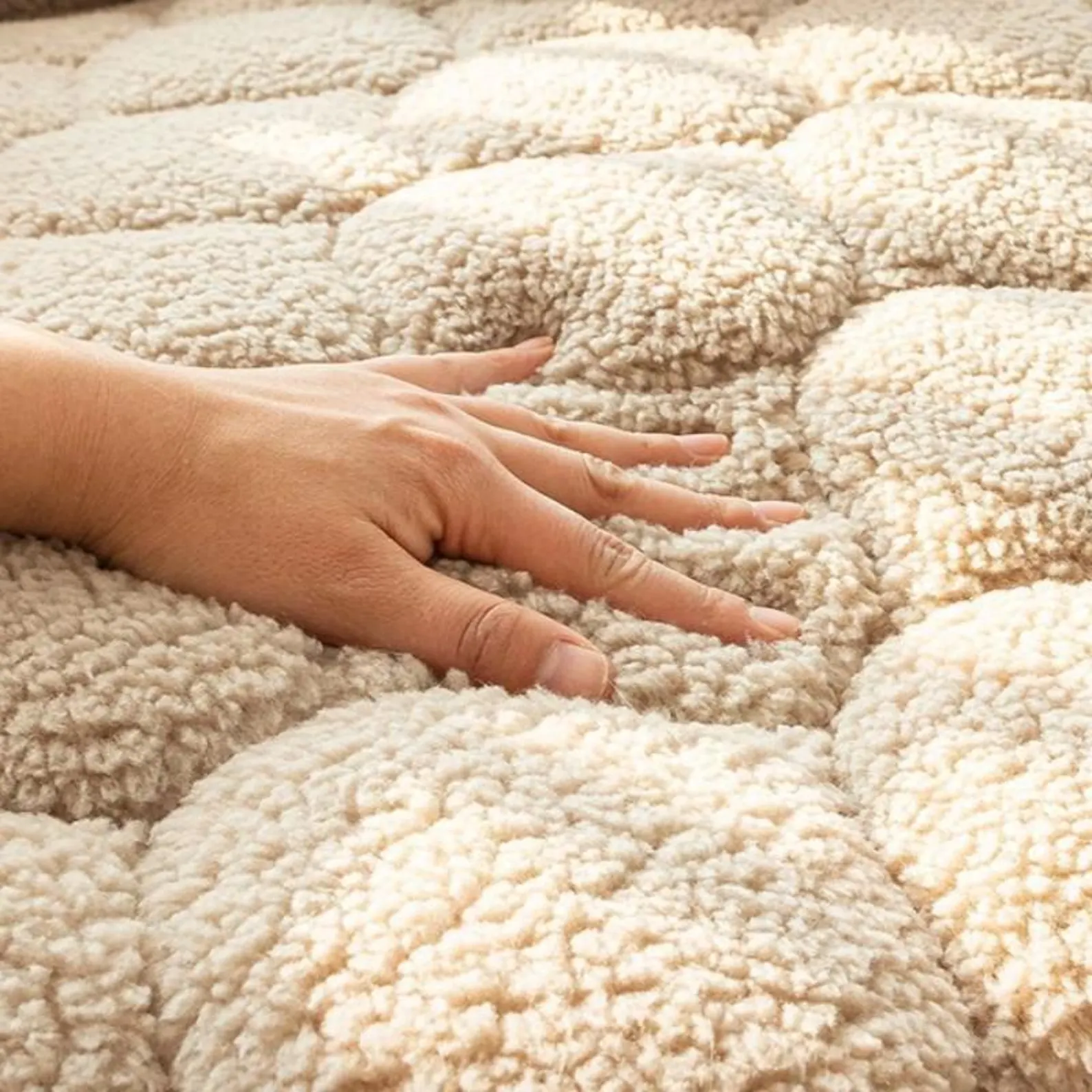 Thick Plush Pet Sofa Cover: Anti-Slip Full Seat Protector