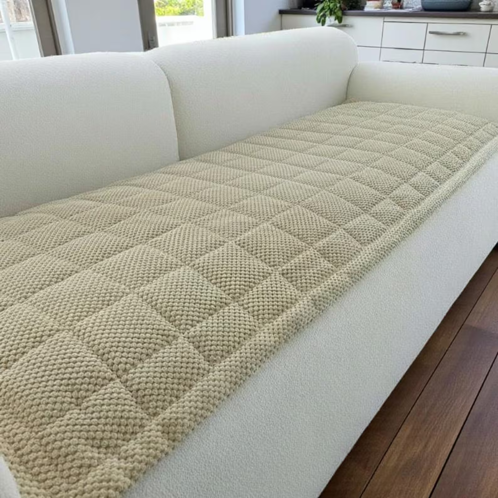 Pet Couch Sofa Cover: Stain-Resistant Plush Sofa Non-Slip Mat